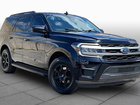 Used 2023 Ford Expedition XLT RWD image 3