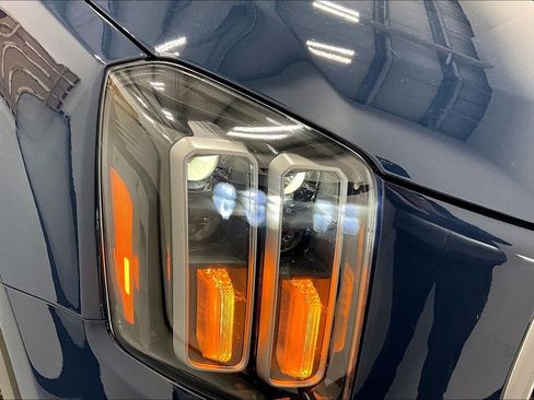 Used 2024 Kia Telluride EX w/ EX Captain's Chair Package FWD image 36