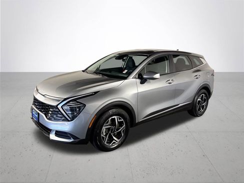 Certified 2025 Kia Sportage LX image 2