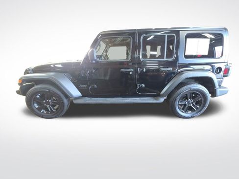 Used 2022 Jeep Wrangler Unlimited Sport AWD/4WD image 2