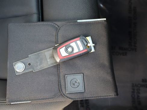 Used 2018 BMW 330i Sedan RWD image 51