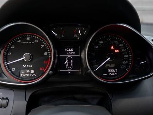 Used 2011 Audi R8 V10 image 12