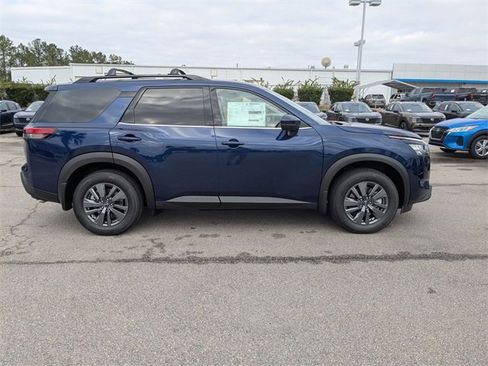 New 2025 Nissan Pathfinder SV w/ SV Premium Package image 2