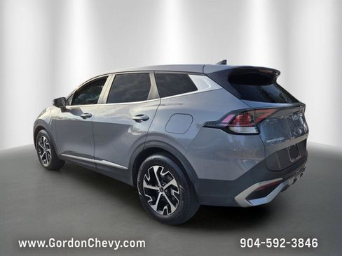Used 2023 Kia Sportage EX FWD image 3