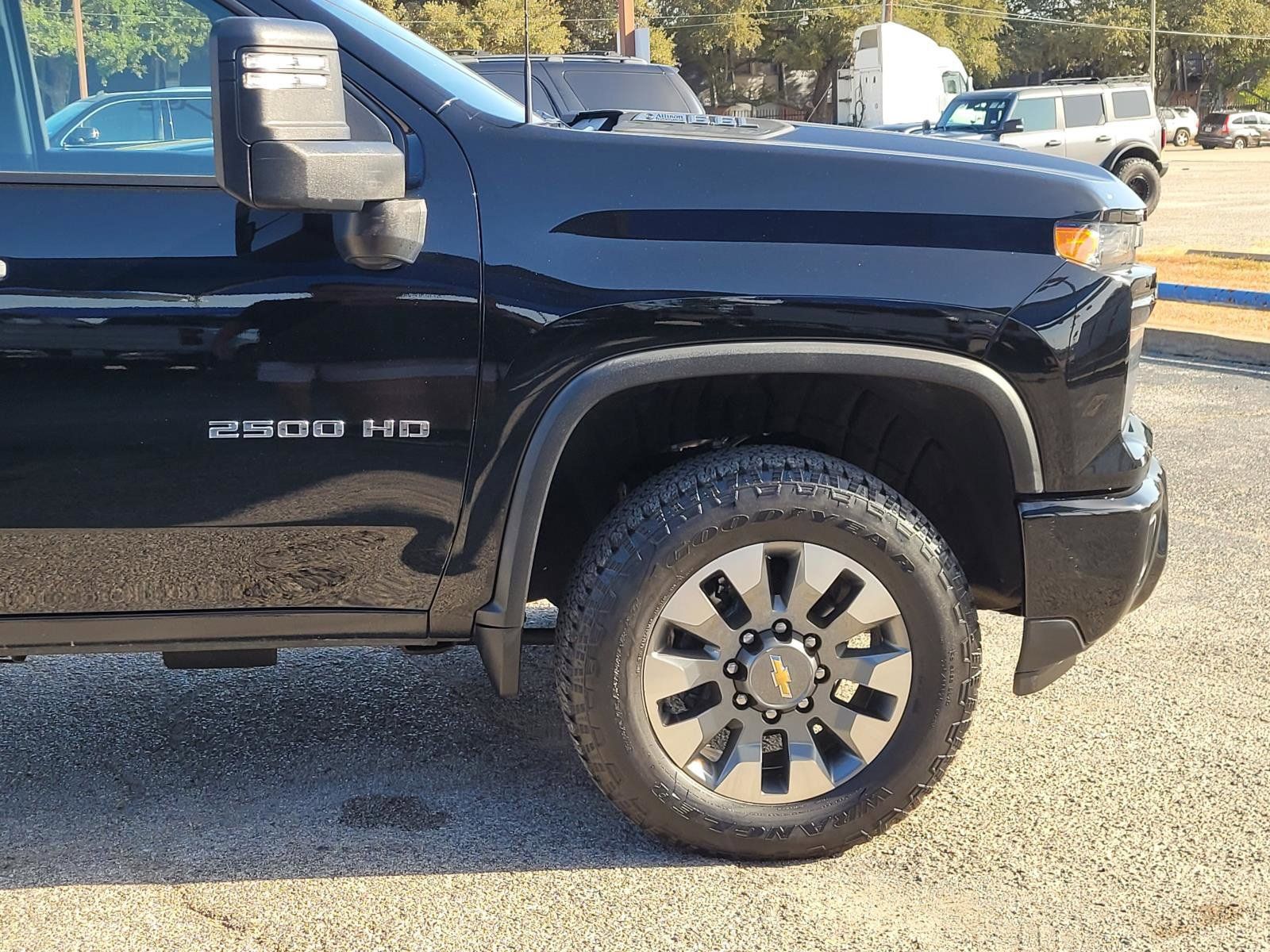 Used 2025 Chevrolet Silverado 2500 Custom w/ Custom Convenience Package RWD image 7