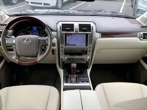 Used 2016 Lexus GX 460 w/ Premium Package AWD/4WD image 16