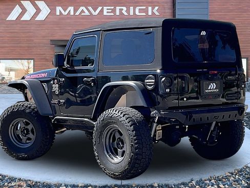 Used 2018 Jeep Wrangler Rubicon AWD/4WD image 4