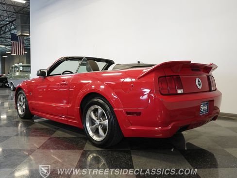 Used 2005 Ford Mustang GT image 13