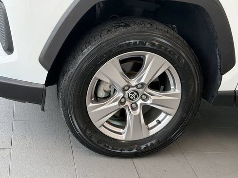 Used 2023 Toyota RAV4 XLE AWD/4WD image 4