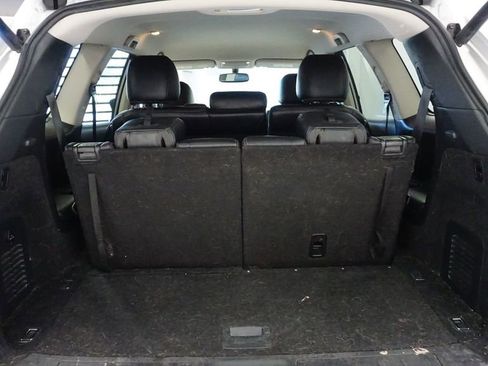 Used 2019 Nissan Pathfinder SL image 16