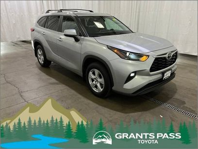 Used 2023 Toyota Highlander LE