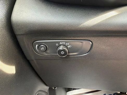 Used 2023 Buick Envision Essence AWD/4WD image 40