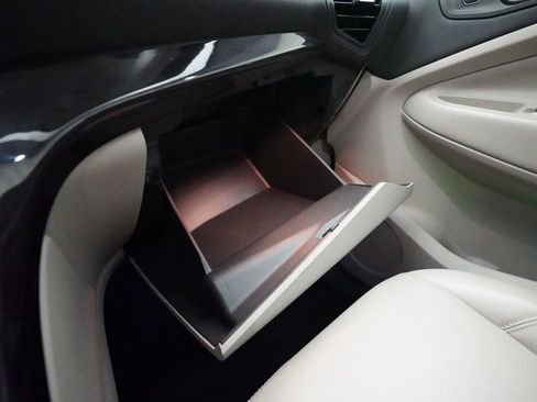 Used 2017 Ford C-MAX Titanium w/ Equipment Group 301A image 34