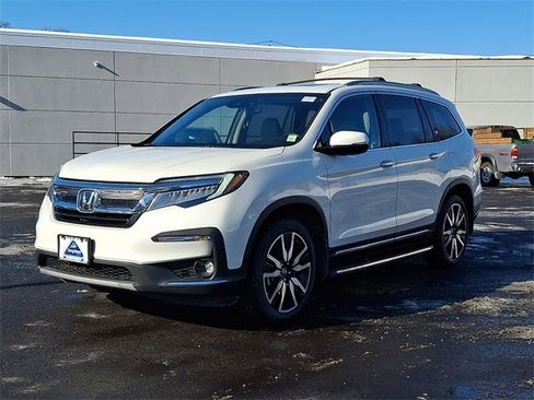 Certified 2019 Honda Pilot Touring image 3