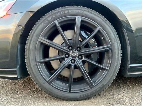 Certified 2022 Audi S8 image 9