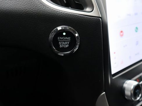 Used 2024 Ford Edge SEL image 23