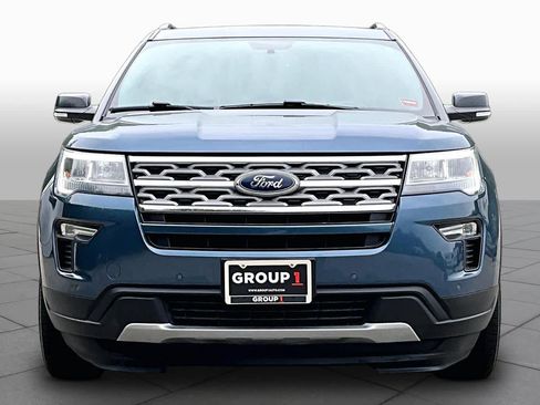 Used 2018 Ford Explorer XLT w/ Equipment Group 202A AWD/4WD image 4