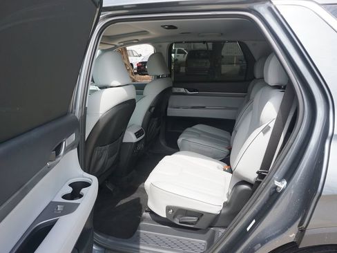 Used 2024 Hyundai Palisade SEL w/ Premium Package FWD image 15