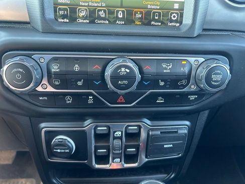 Used 2021 Jeep Wrangler Unlimited Sport AWD/4WD image 19