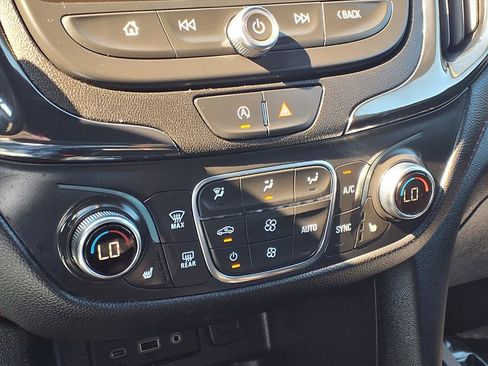 Used 2024 Chevrolet Equinox RS w/ RS Leather Package image 8