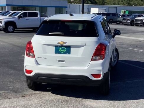 Certified 2022 Chevrolet Trax LS w/ Tint and Cruise Package image 7