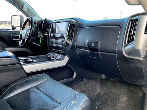 Used 2017 Chevrolet Silverado 2500 LT w/ Midnight Edition image 13