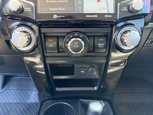 Used 2020 Toyota 4Runner TRD Off-Road Premium w/ Moonroof Package AWD/4WD image 23