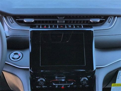 New 2025 Jeep Grand Cherokee Laredo X image 17