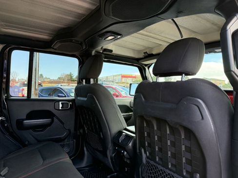 Used 2018 Jeep Wrangler Unlimited Rubicon image 26