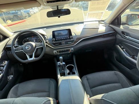 Used 2023 Nissan Altima 2.5 SV image 16