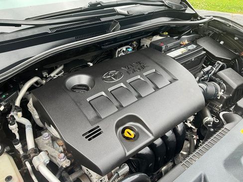 Used 2018 Toyota C-HR XLE FWD image 10
