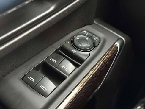 Used 2022 GMC Sierra 2500 SLE w/ SLE Value Package; image 18