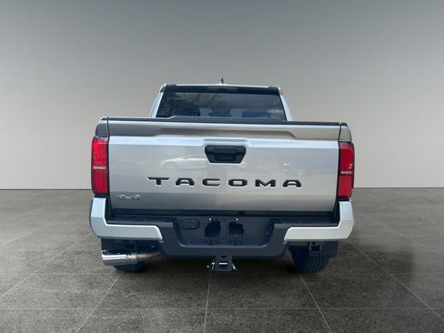 Used 2025 Toyota Tacoma SR5 AWD/4WD image 8