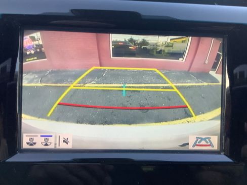 Used 2018 Toyota Camry XLE image 21