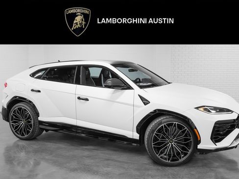 Used 2025 Lamborghini Urus SE image 1