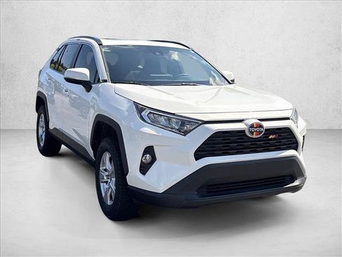 Certified 2020 Toyota RAV4 XLE w/ Convenience Package FWD image 3