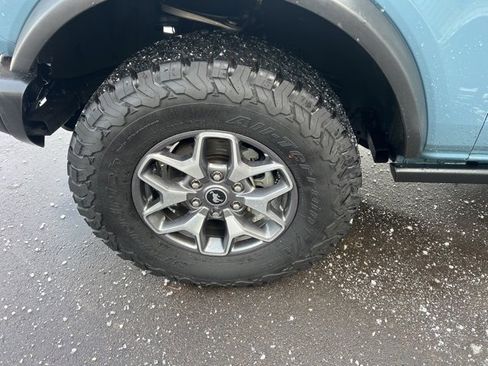 Used 2023 Ford Bronco Badlands image 9