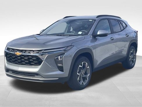 New 2026 Chevrolet Trax LT w/ Sunroof Package image 7