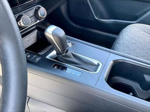 Certified 2025 Nissan Kicks SV FWD image 17