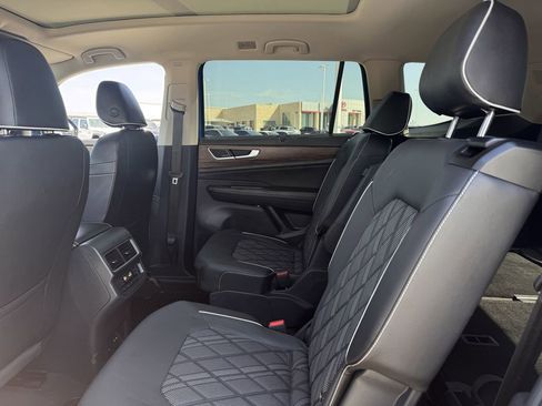 Used 2025 Volkswagen Atlas SEL Premium R-Line AWD/4WD image 31