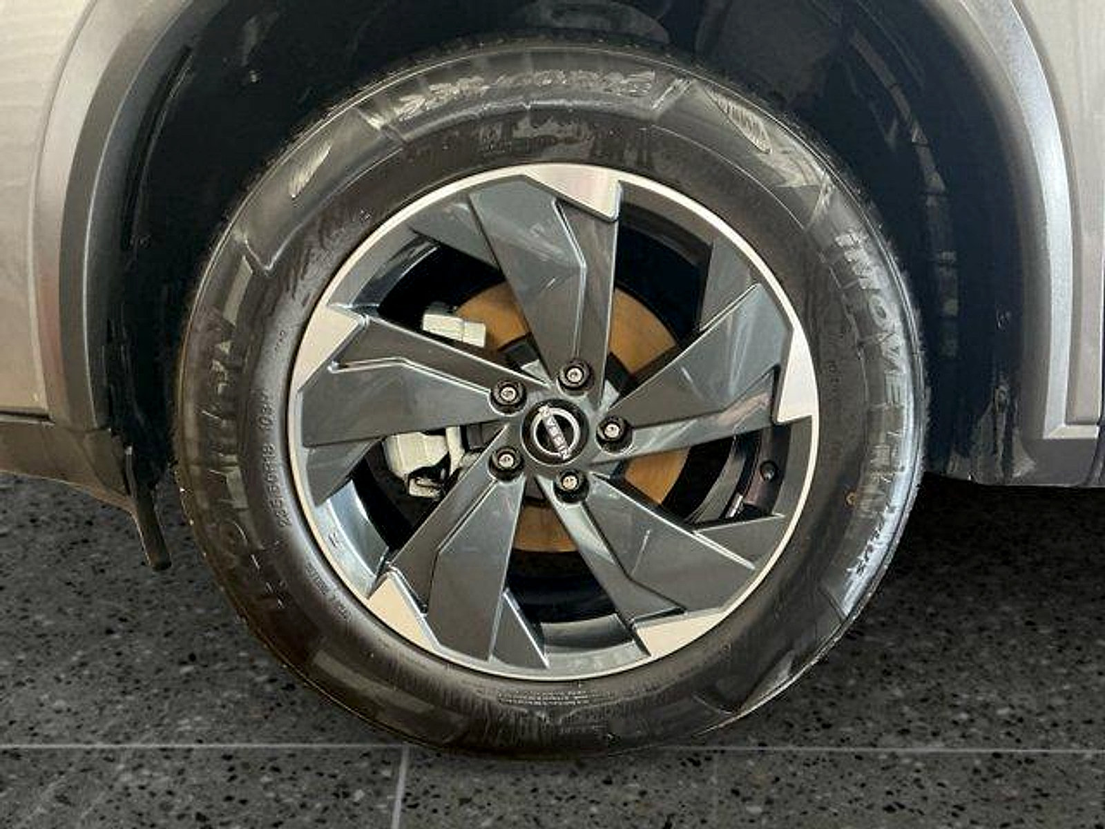 Used 2025 Nissan Rogue SV AWD/4WD image 14