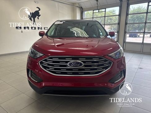 Certified 2022 Ford Edge SEL w/ Convenience Package AWD/4WD image 3