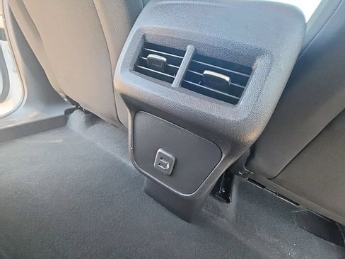 Used 2023 Chevrolet Equinox LS FWD image 27