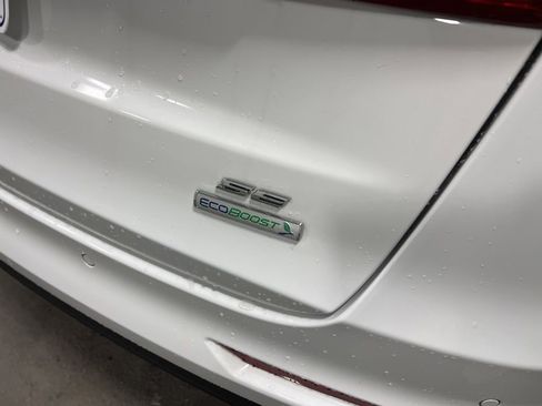 Used 2019 Ford Fusion SE FWD image 20