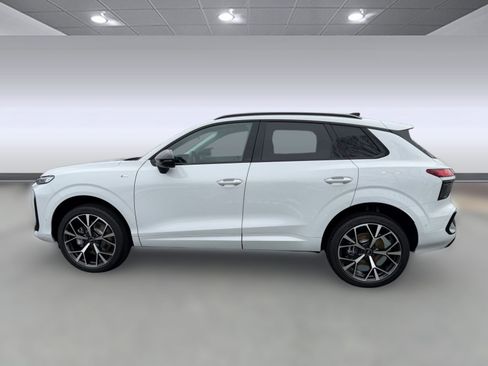 New 2026 Audi Q3 quattro 2.0T AWD/4WD image 2