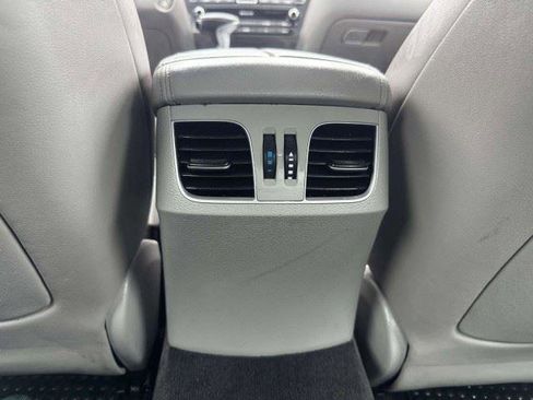 Used 2019 Genesis G80 3.8 RWD image 43