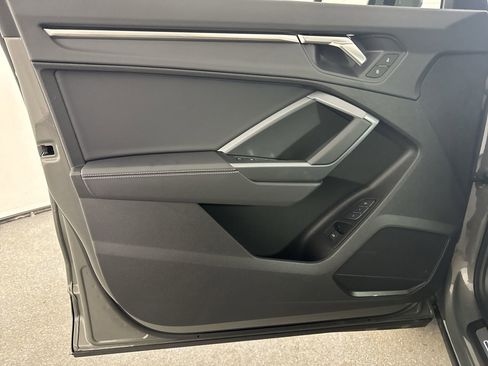 Used 2025 Audi Q3 2.0T Premium image 27