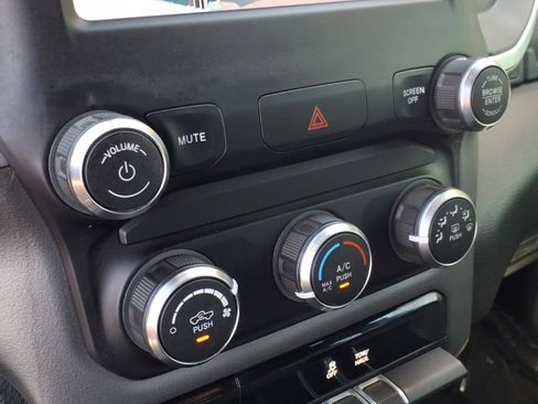 Used 2022 RAM 1500 Big Horn AWD/4WD image 30