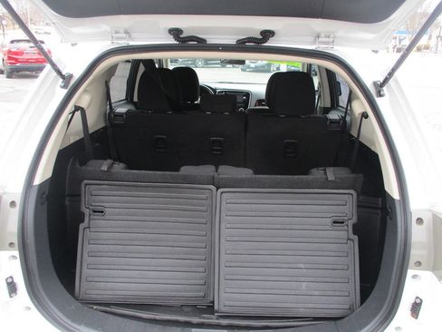 Used 2014 Mitsubishi Outlander GT image 15