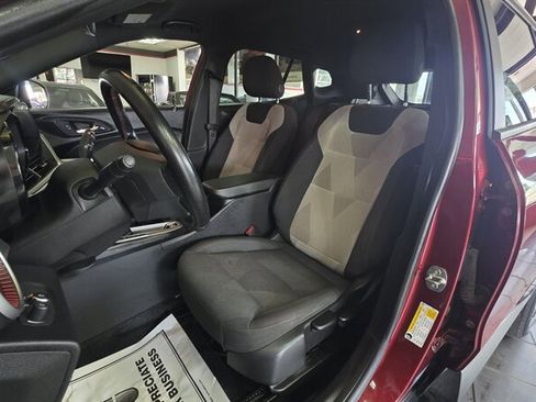 Used 2024 Chevrolet Trax RS FWD image 10